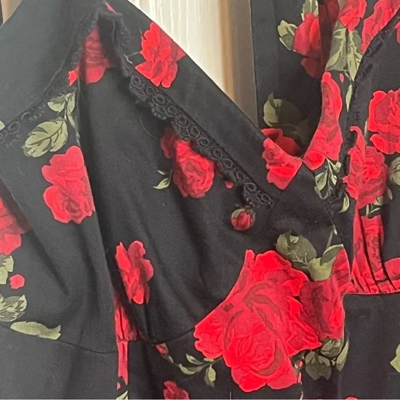 Hot Topic Red Roses Halter Top Dress Sz XXL Pinup Tulle Trim Black & Red - Picture 8 of 16